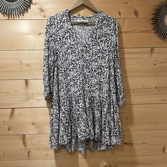 Zara Dresses & Skirts - Zara Claris Ruffled Dress Medium